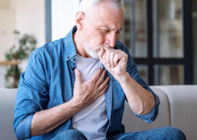 Kebocoran Aorta Senior: Gejala, Penyebab dan Perawatan